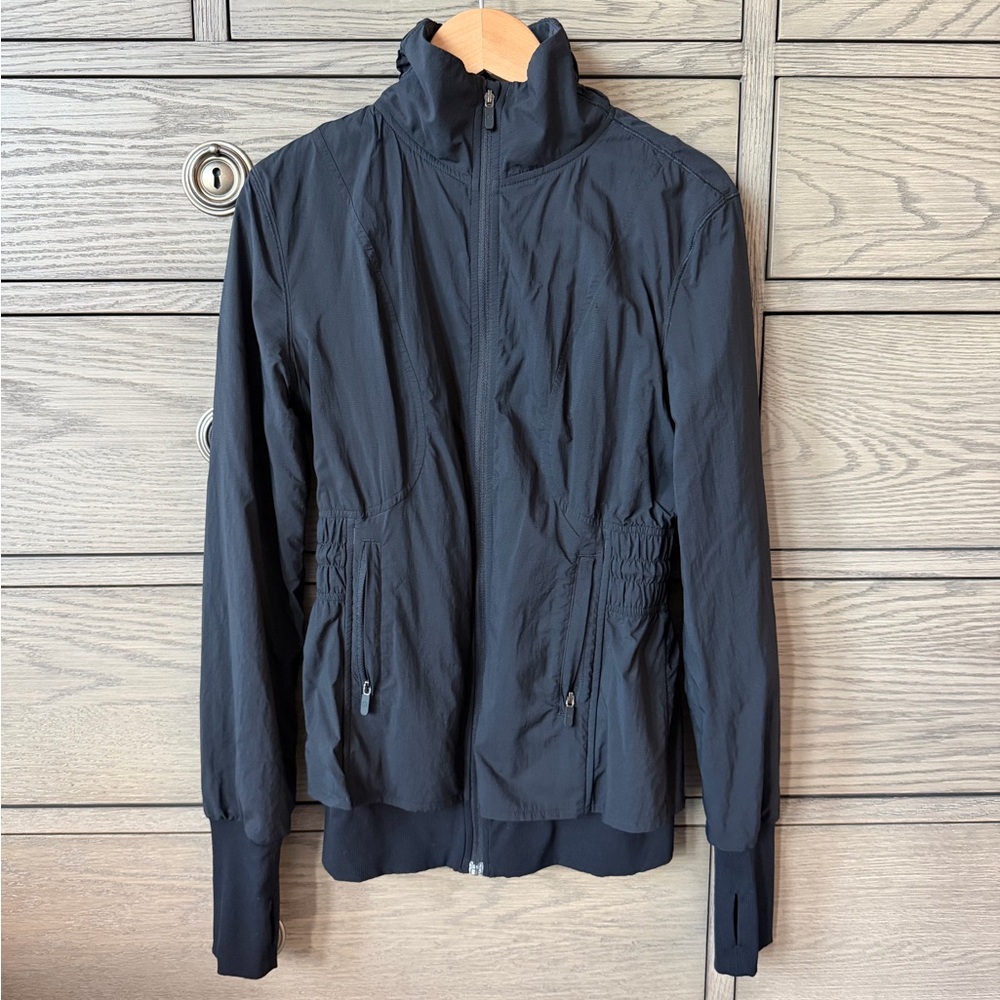 Black lululemon sights seen jackets